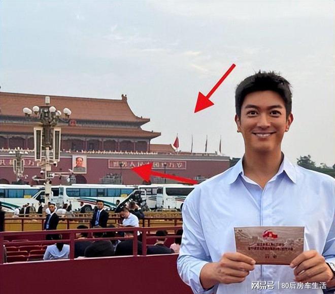 齐聚霍震霆父子三人出席姚明身高太出挑AG