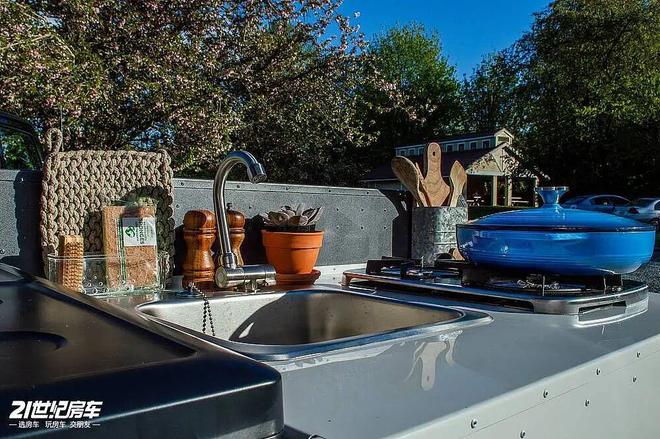 Tall Boy 越野拖挂高顶+全铝+强越野！AG真人地址探险党终极选择！Mammoth(图1)